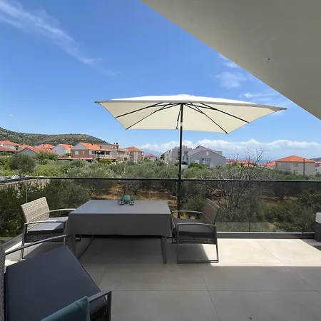 Apartments Julia Trogir Exterior photo