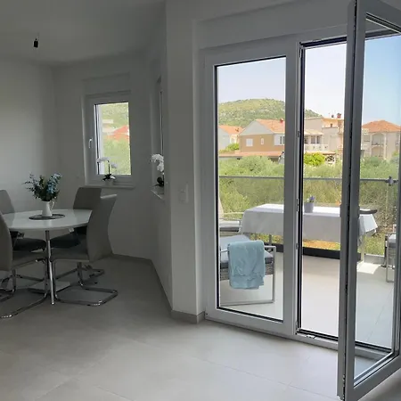 Apartments Julia Trogir Exterior photo